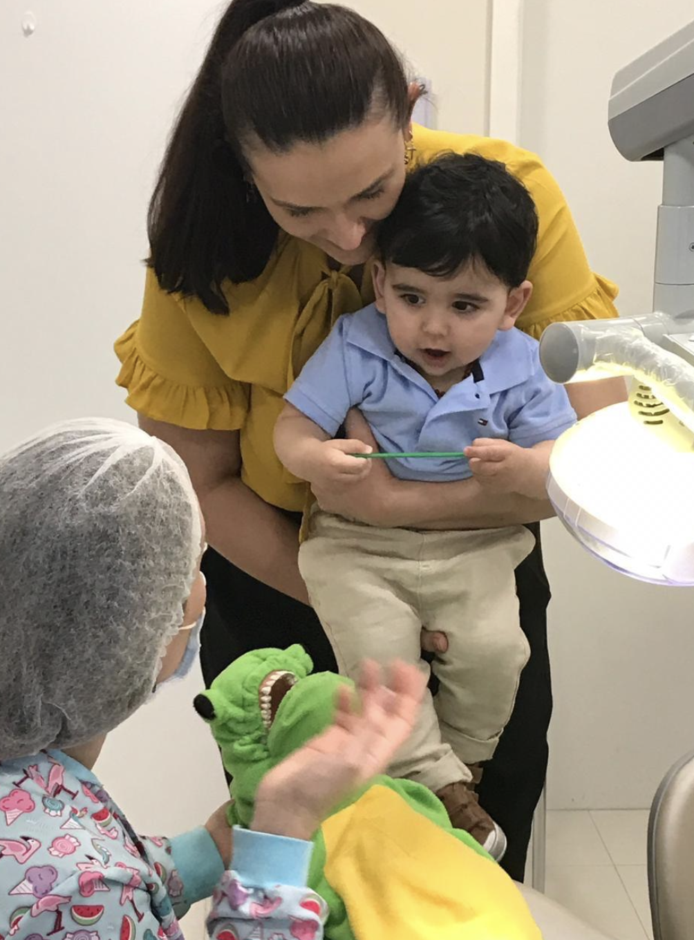 Cuidado odontológico infantil no consultório