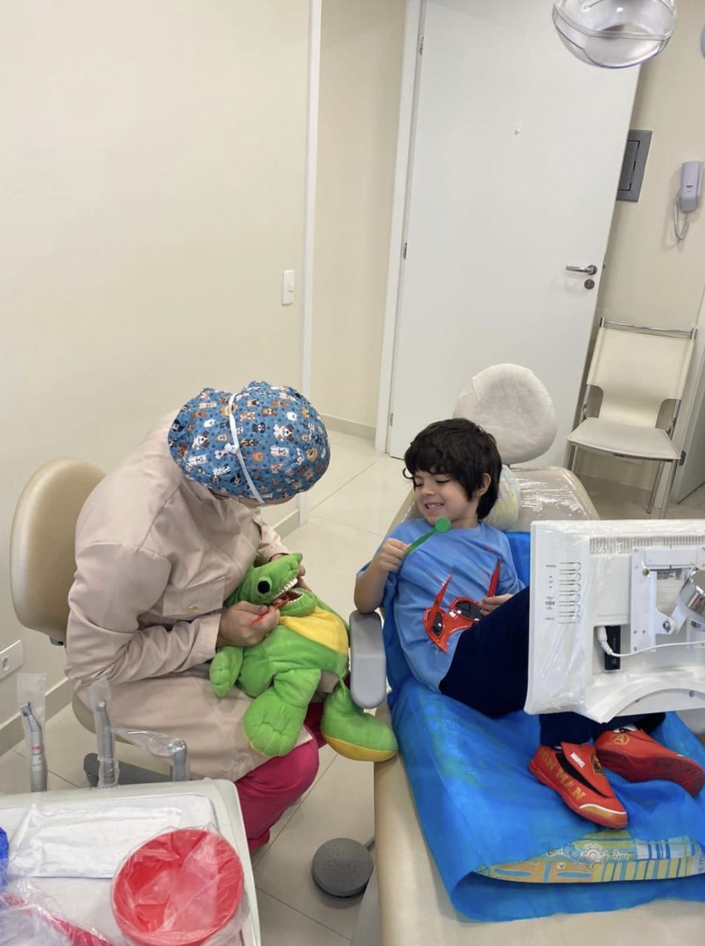 Atendimento infantil lúdico em odontopediatria